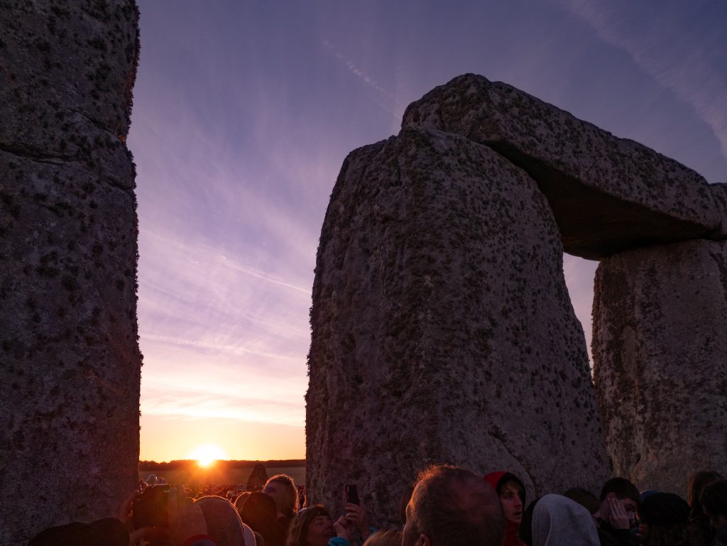 summer solstice sunrise at stonehenge