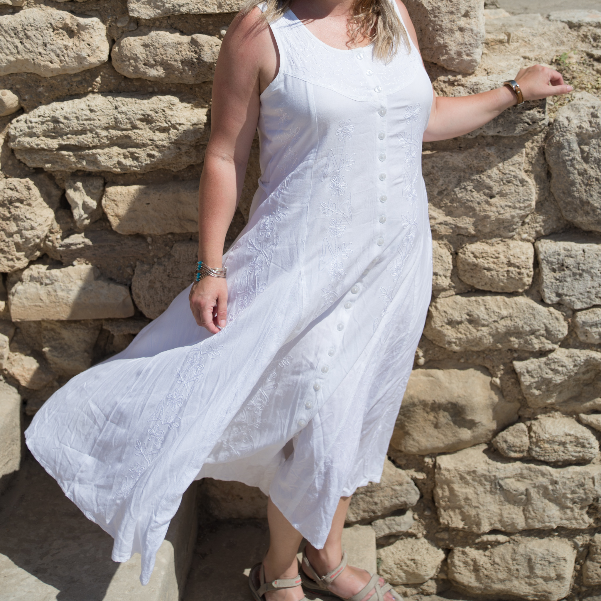 Styling the summer holiday white dress (Or winter portrait photography ...
